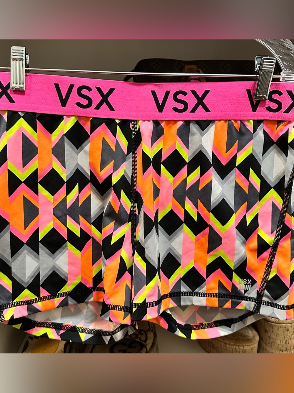 VSX workout short size L in excellent condition